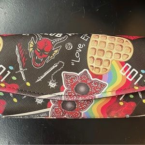 Stranger Things Clutch